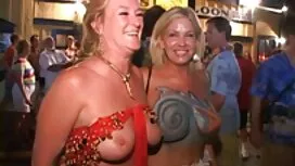 Жена се porno klipov ...