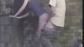 Момиче се прецака за ...
