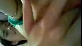 Красива брюнетка сес ...
