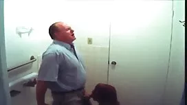 Shemale изглежда мно ...
