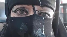 Брюнетка зрели пикае ...