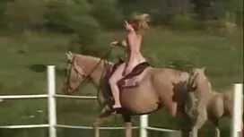Леля Лена изсмуква п ...