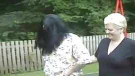 Момиче иска да седне ...