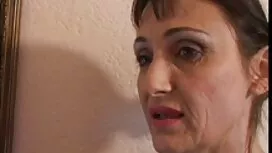 Скъсване блондинка с ...