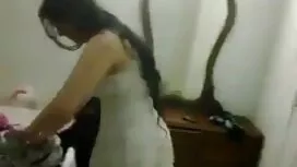 Две момичета знаят м ...